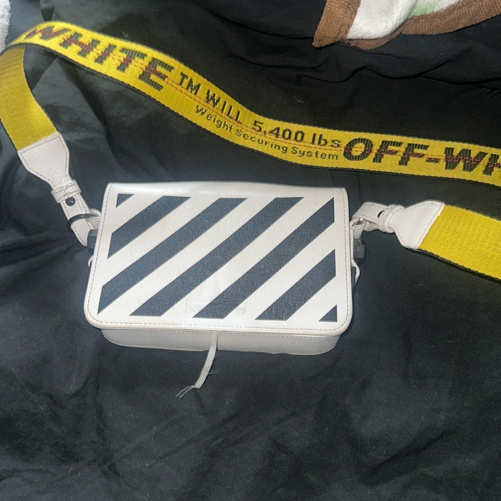 OFF WHITE crossbody. In good condition